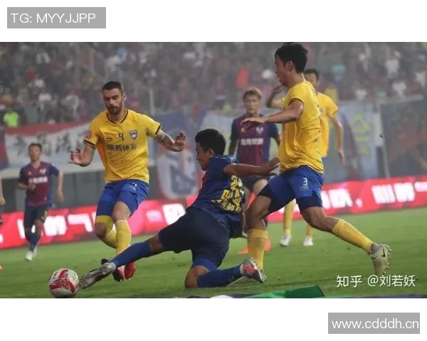 青岛黄海与广州富力对决裁判组全解析赛场公正性与判罚标准探讨